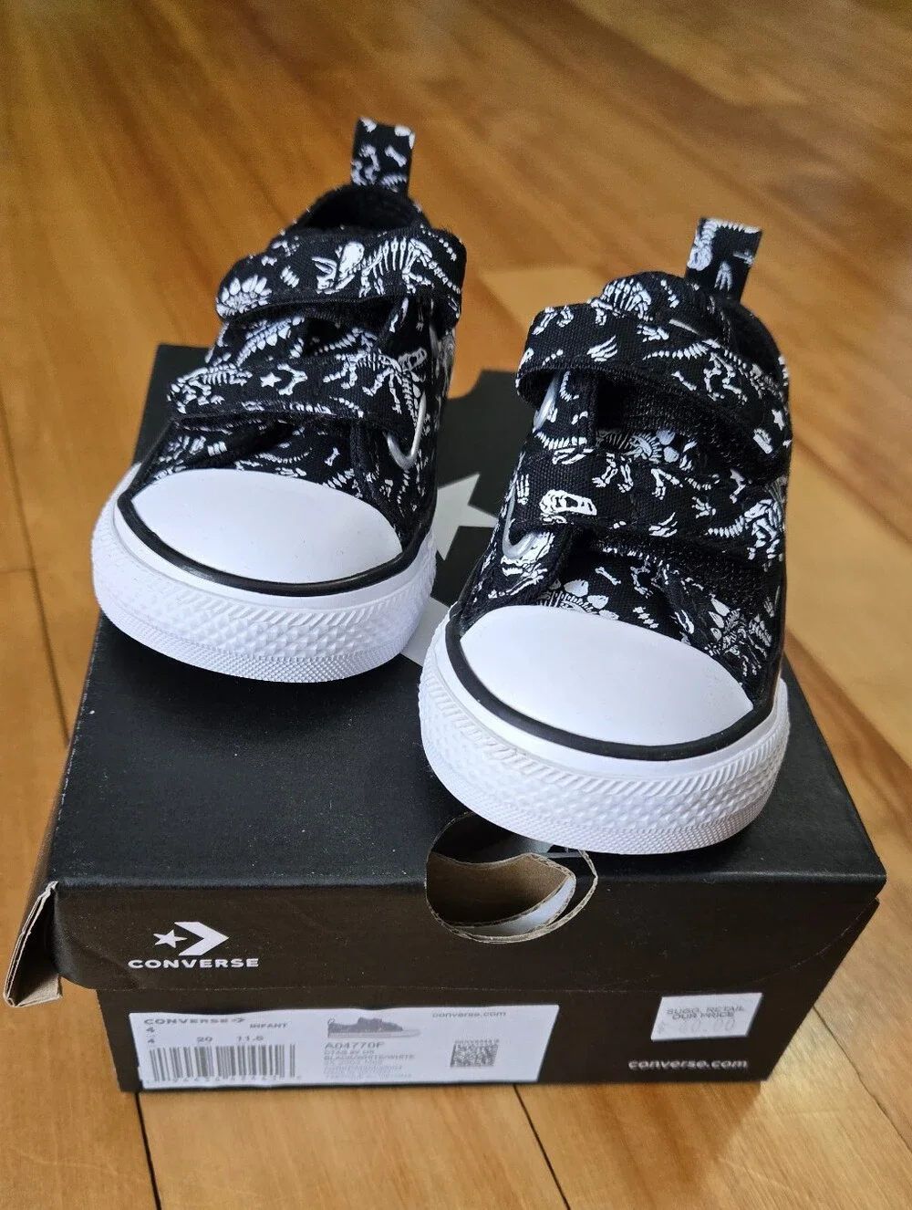 NWT- Size 4-Converse Kids Black & White Dinosaur Print Velcro Low Top Sneakers